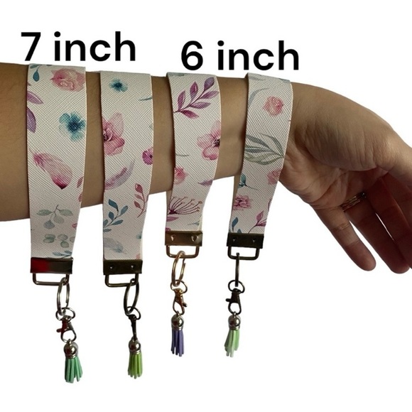Spring Floral Print Faux Leather Keychain (price is for1) - Picture 4 of 4